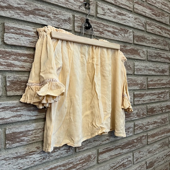 Forever 21 Peach Off the Shoulder Crop Top - Picture 2 of 9